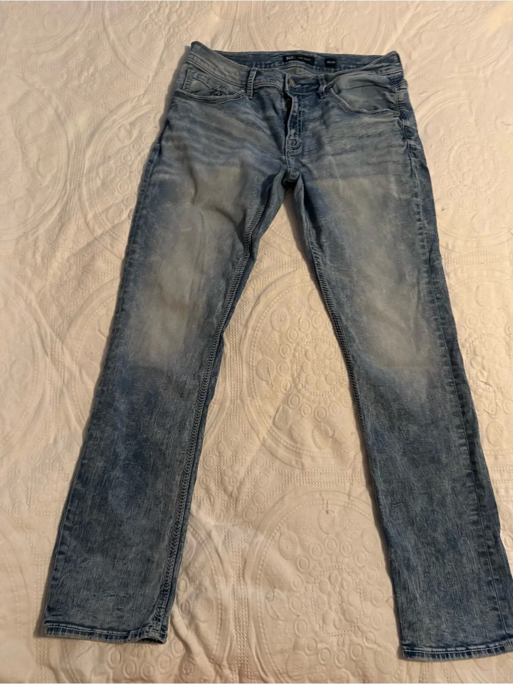 BKE Men's Slim Straight Jeans in Washed Blue